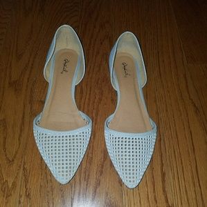 Flat pointed shoes